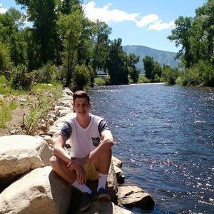 Meet your Posher, Travis